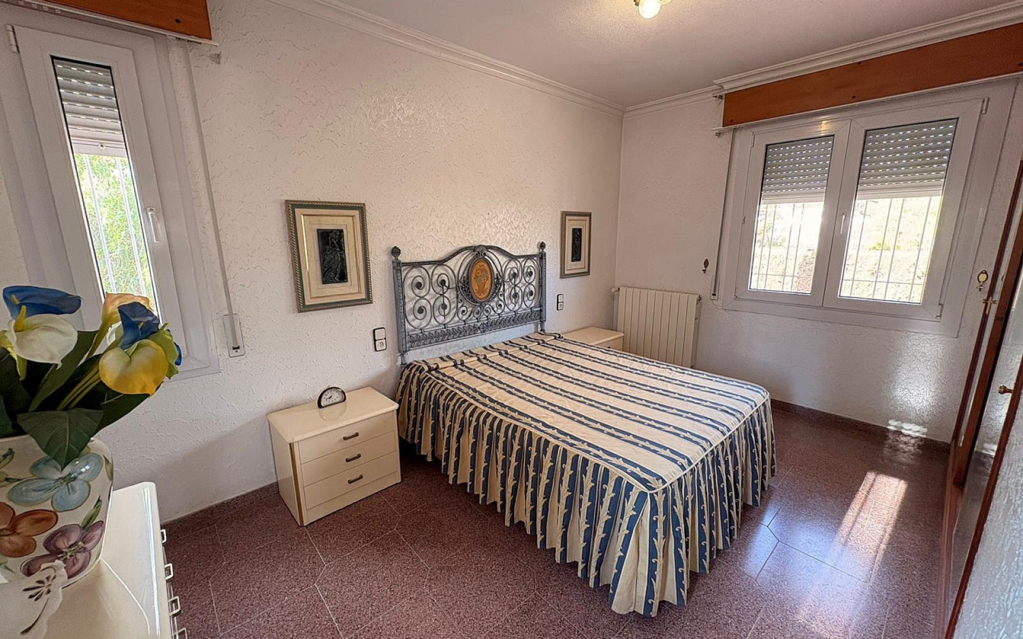 3-bedroom Detached Villa In Sax, Spain (230 M²)