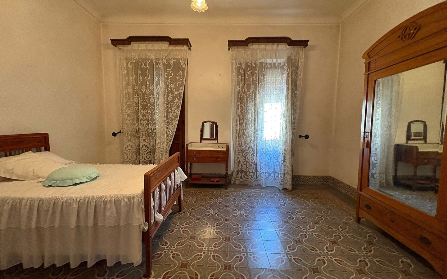 6-bedroom Townhouse In Novelda, Spain (208 M²)