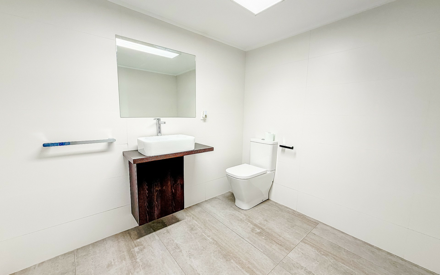 4-bedroom Commercial In Villena, Spain (299 M²)