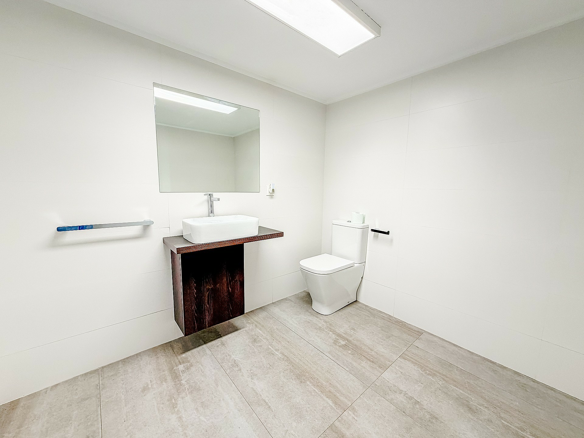 4-bedroom Commercial In Villena, Spain (299 M²)