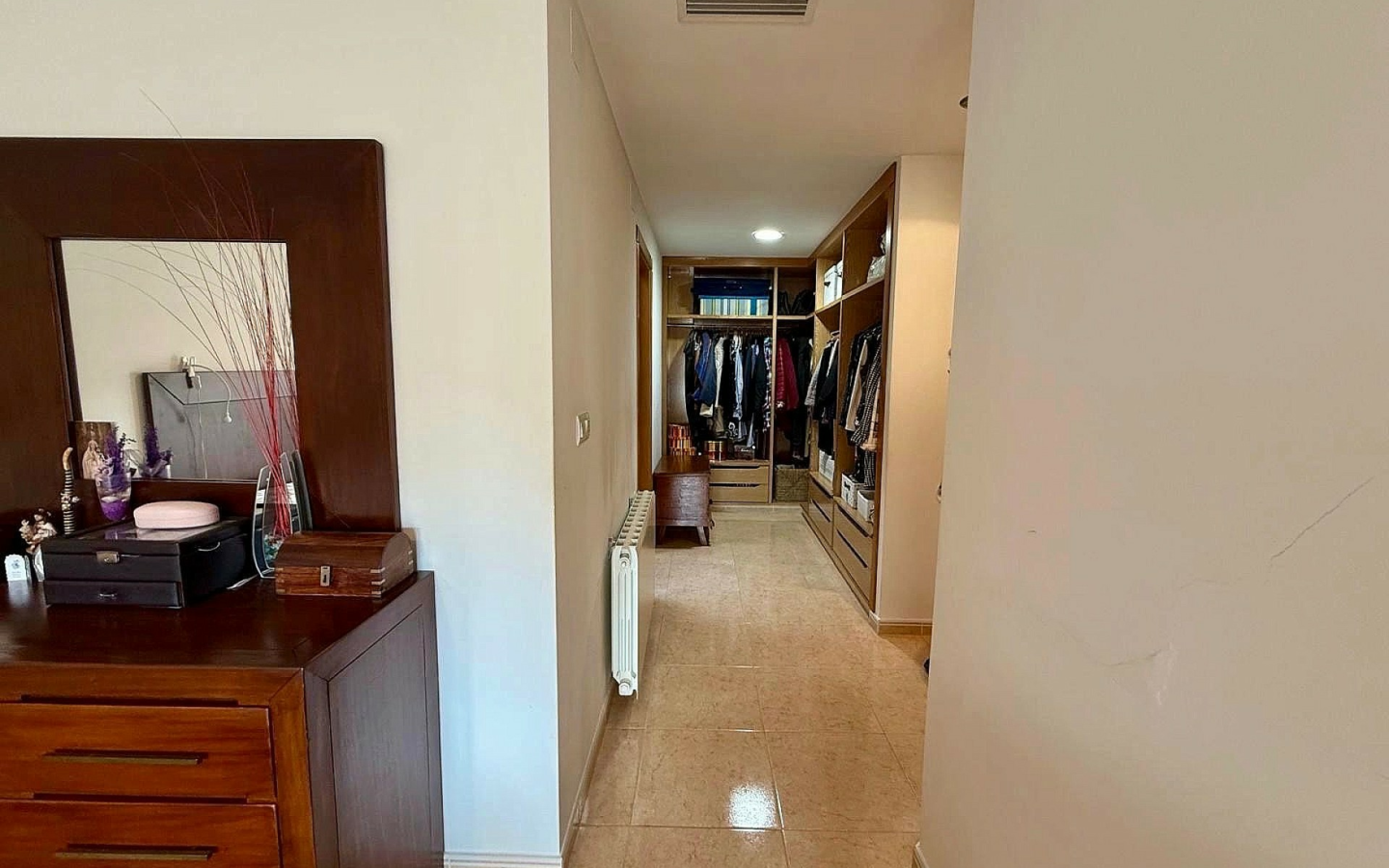 5-bedroom Townhouse In Pinoso, Spain (800 M²)
