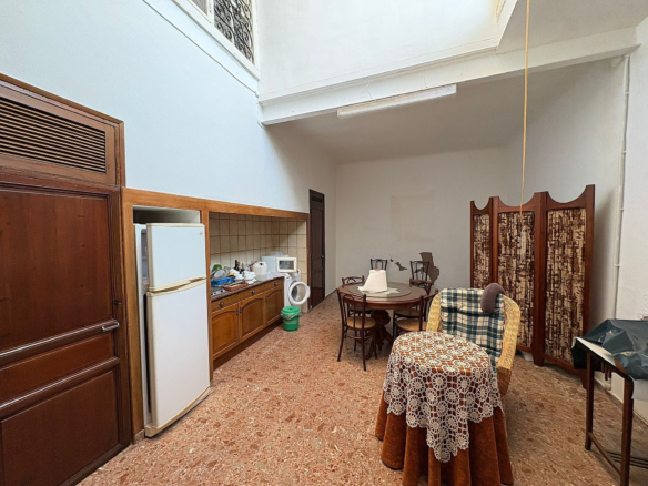 6-bedroom Townhouse In Novelda, Spain (208 M²)