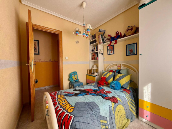 5-bedroom Apartment In Pinoso, Spain (181 M²)