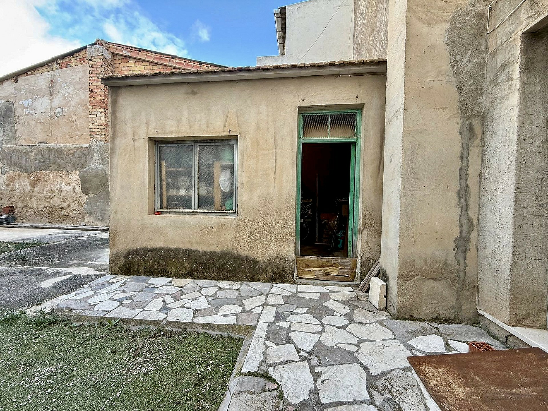 5-bedroom Townhouse In Pinoso, Spain (176 M²)