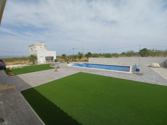 6-bedroom Detached Villa In Pinoso, Spain (313 M²)