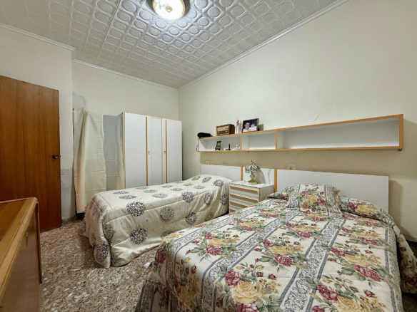 5-bedroom Townhouse In Pinoso, Spain (176 M²)