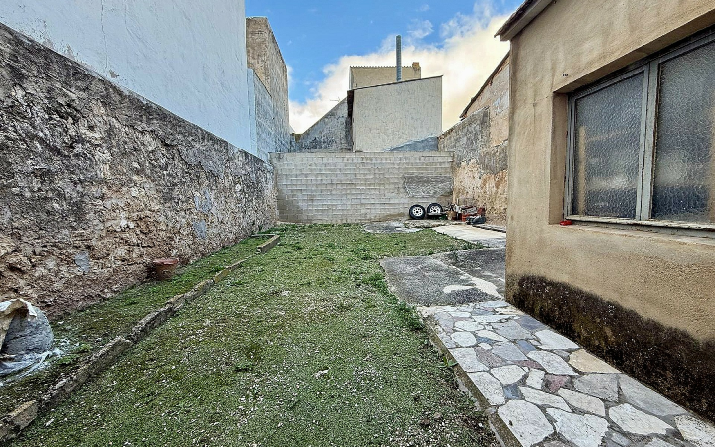 5-bedroom Townhouse In Pinoso, Spain (176 M²)