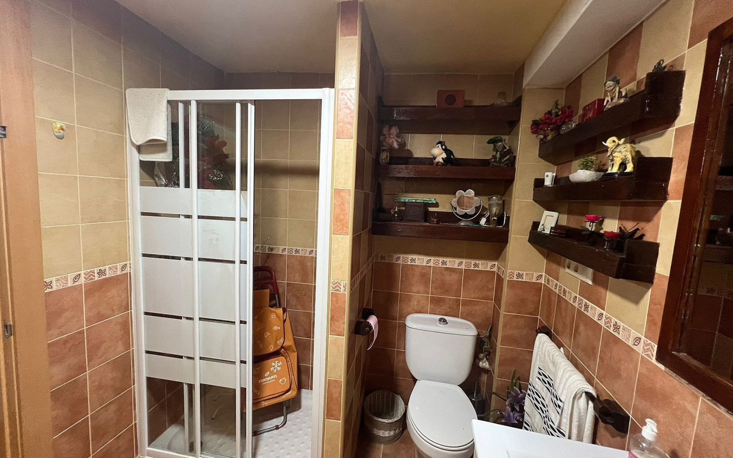 3-bedroom Townhouse In Elche De La Sierra, Spain (104 M²)