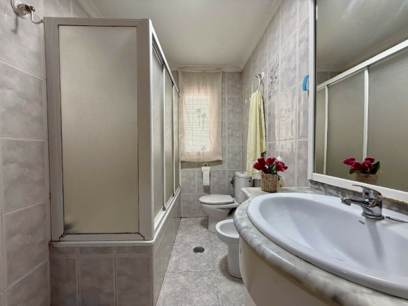 5-bedroom Apartment In Pinoso, Spain (181 M²)
