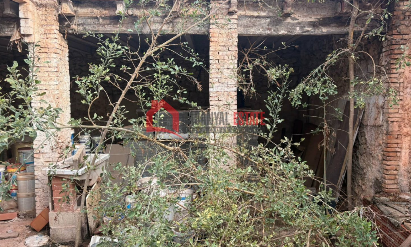 Industrial Building In Canals (402 M²)