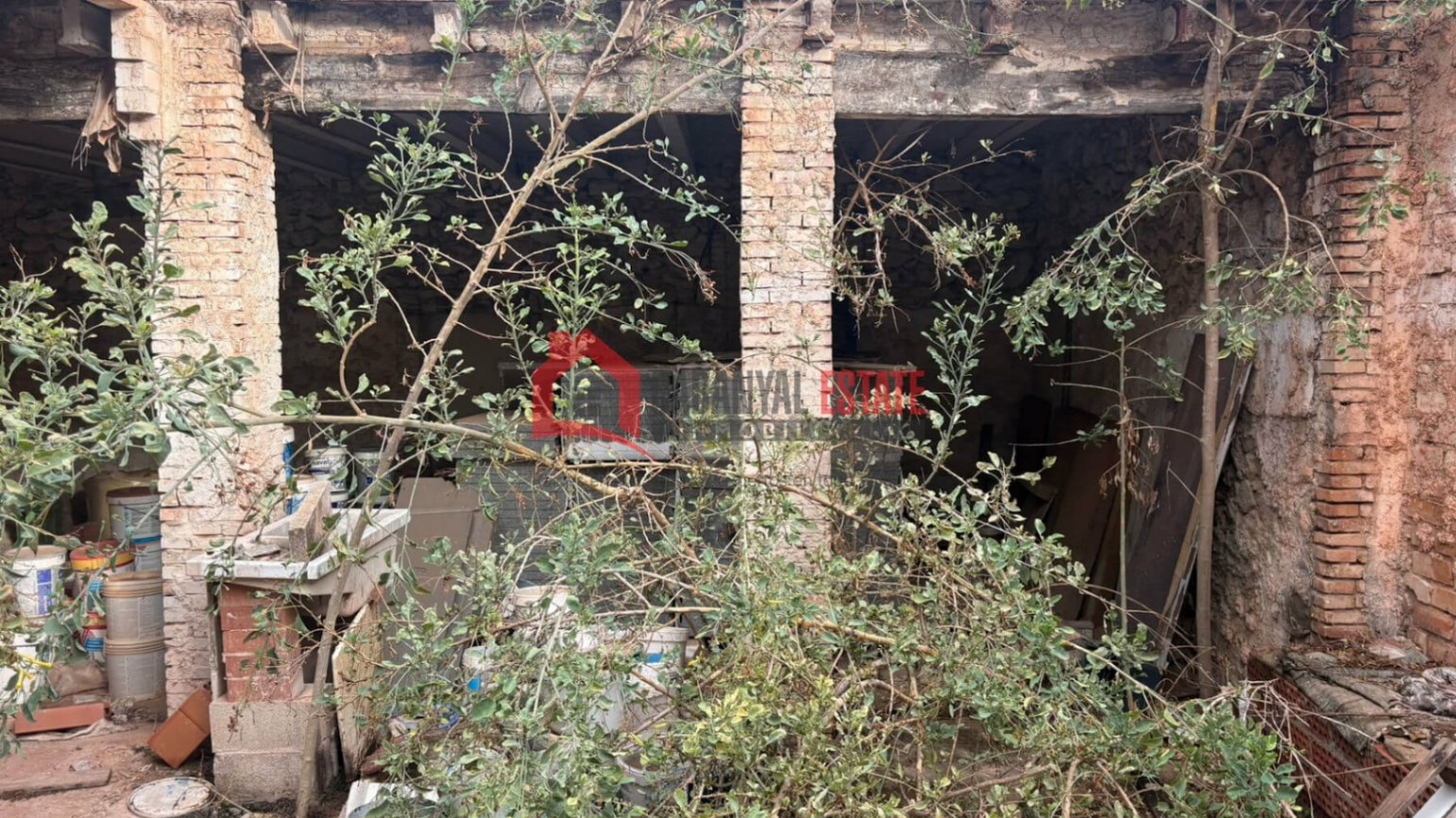Industrial Building In Canals (402 M²)