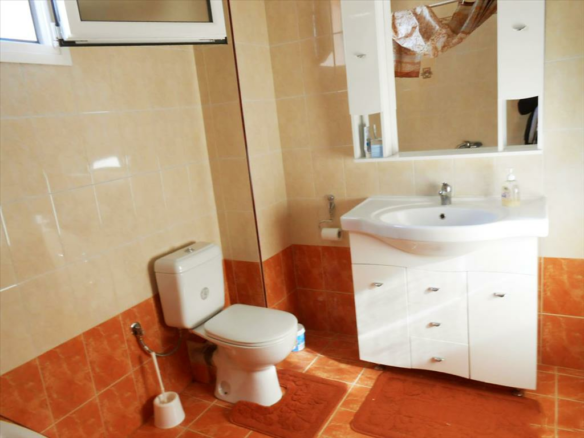 2-bedroom Detached House In Veroia, Greece (180 M²)