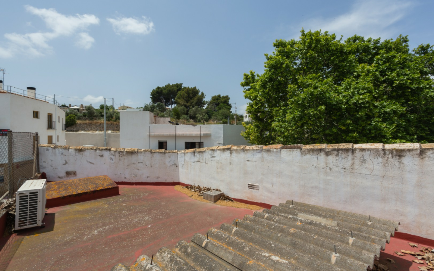 Commercial Premises In Jávea, Spain (196 M²)