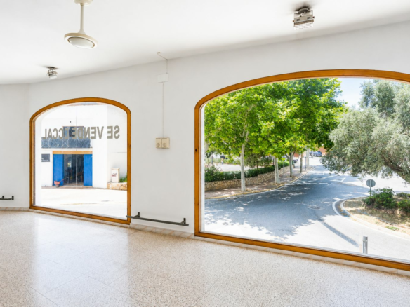 Commercial Premises In Jávea, Spain (196 M²)