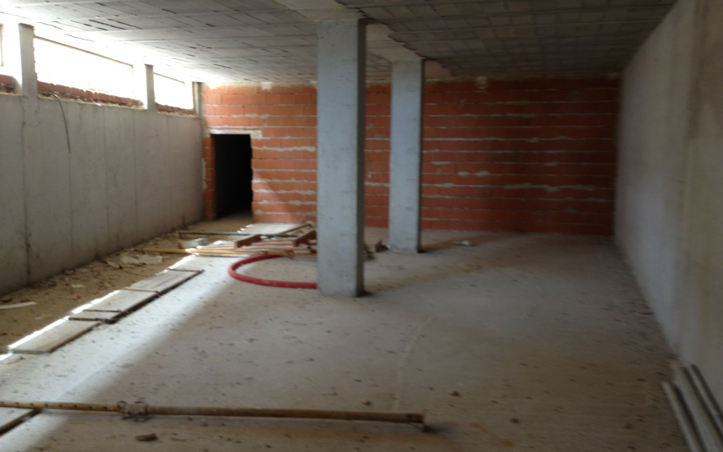 Commercial In Los Montesinos, Spain (182 M²)