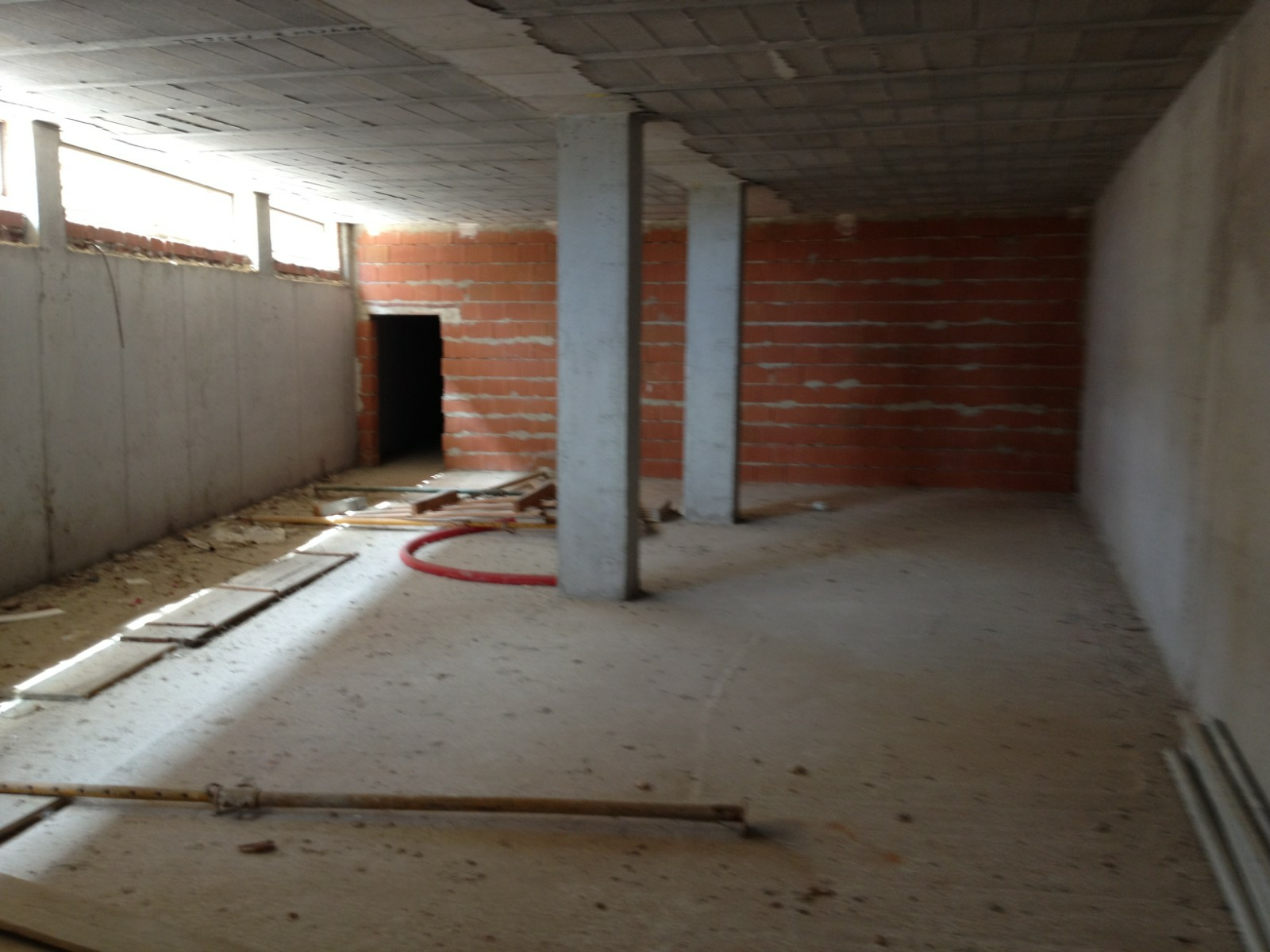 Commercial In Los Montesinos, Spain (182 M²)