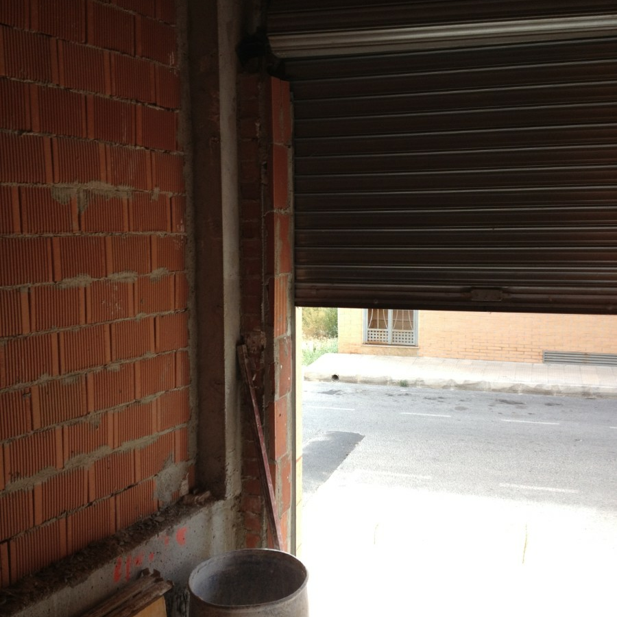Commercial In Los Montesinos, Spain (182 M²)