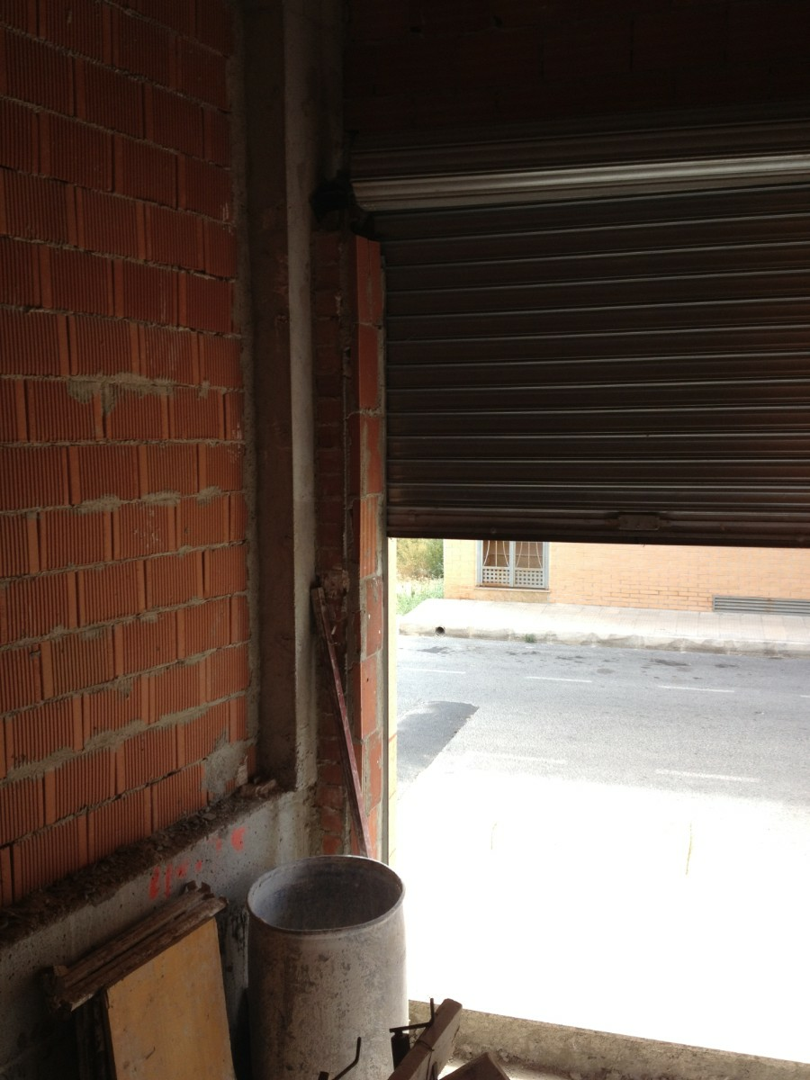 Commercial In Los Montesinos, Spain (182 M²)