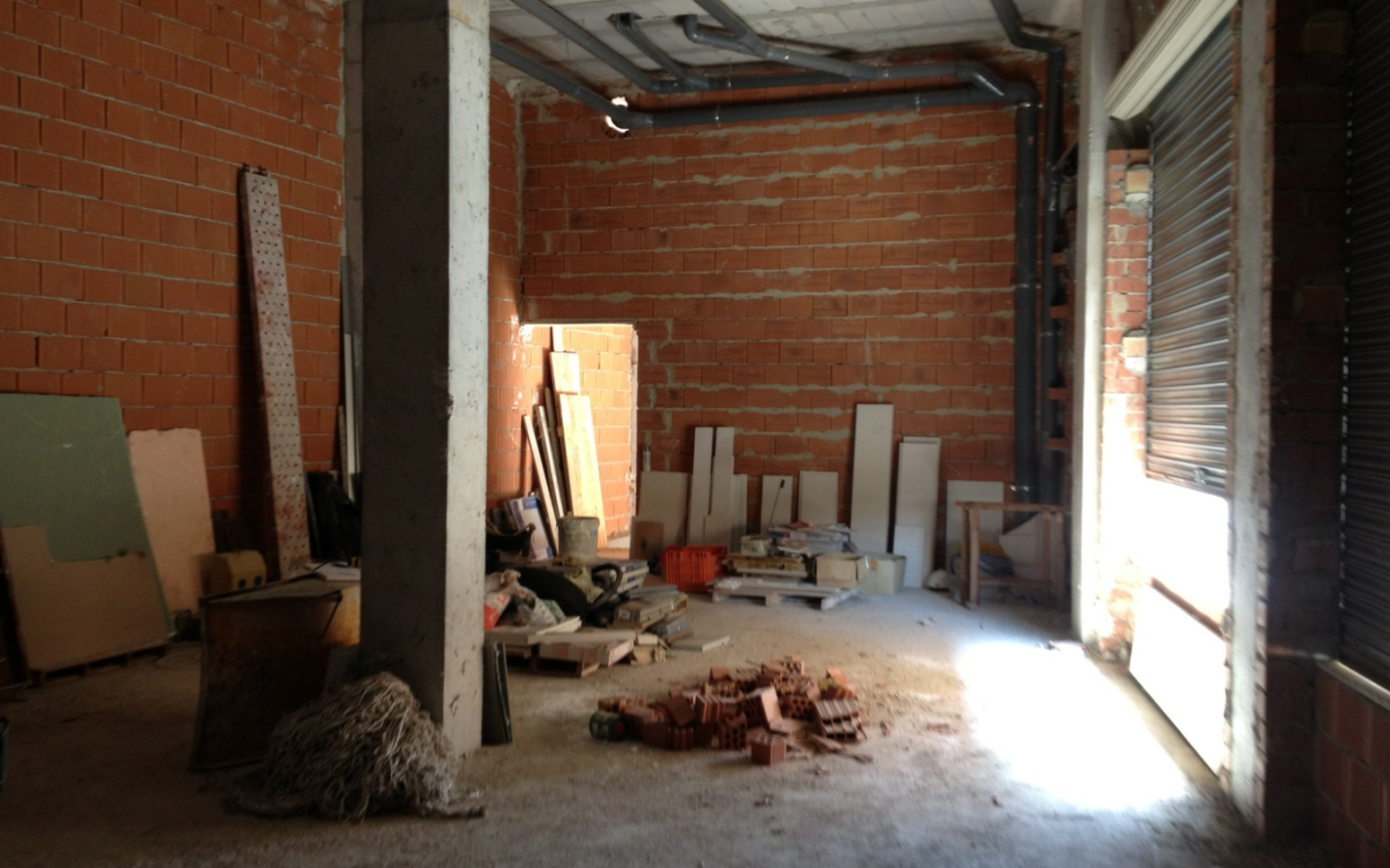 Commercial In Los Montesinos, Spain (182 M²)