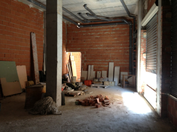 Commercial In Los Montesinos, Spain (182 M²)