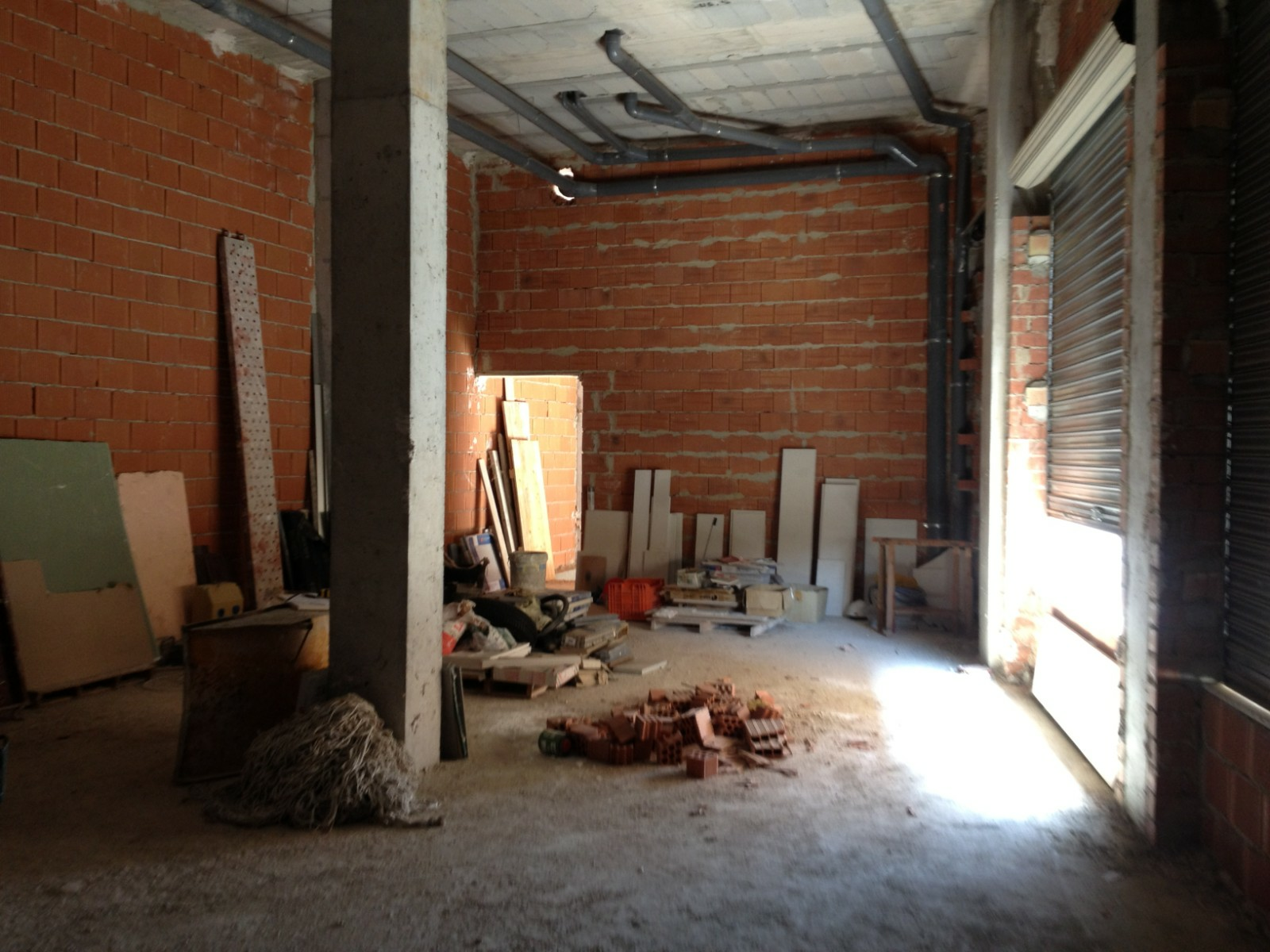 Commercial In Los Montesinos, Spain (182 M²)