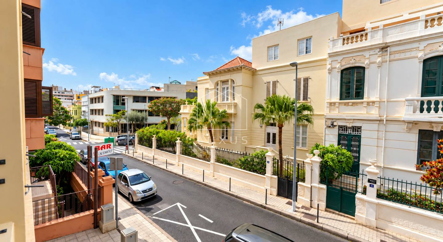 2-bedroom Flat In Santa Cruz De Tenerife, Spain (143 M²)