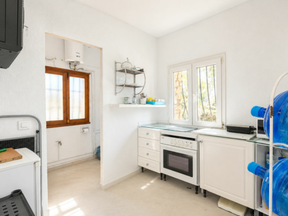 Commercial Premises In Jávea, Spain (120 M²)