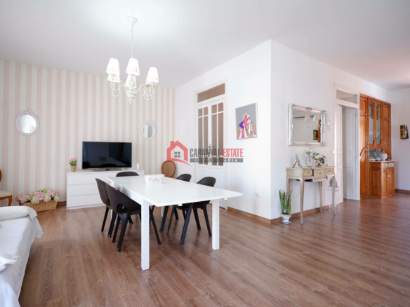 4-bedroom Flat In Valencia (148 M²)