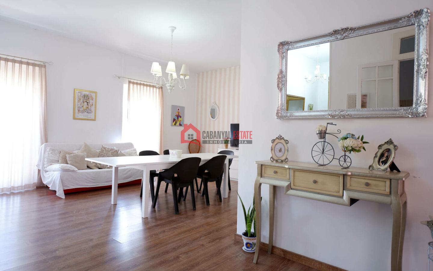 4-bedroom Flat In Valencia (148 M²)