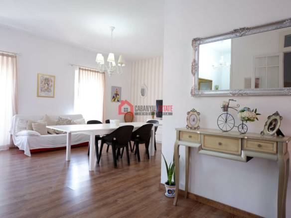 4-bedroom Flat In Valencia (148 M²)