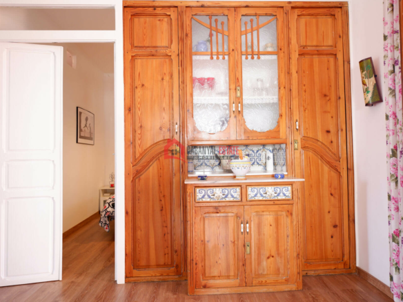 4-bedroom Flat In Valencia (148 M²)
