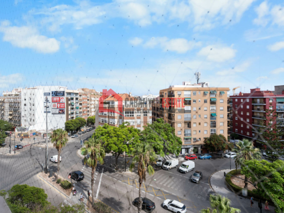 3-bedroom Flat In Valencia (116 M²)