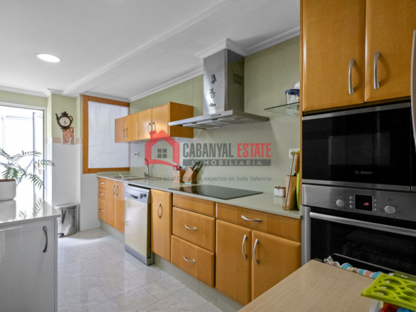 3-bedroom Flat In Valencia (116 M²)