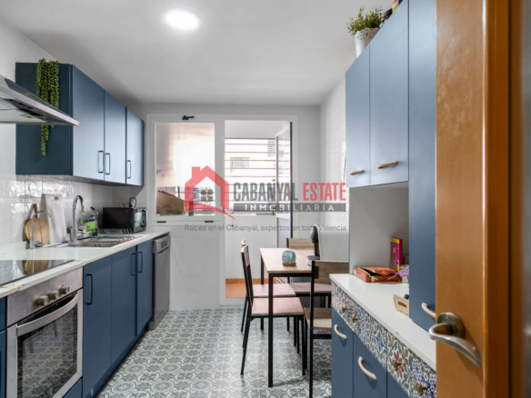 3-bedroom Flat In Ribarroja De Turia (143 M²)