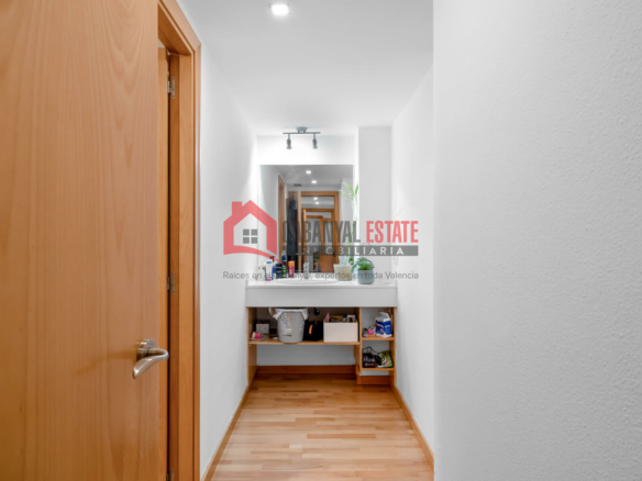 3-bedroom Flat In Ribarroja De Turia (143 M²)