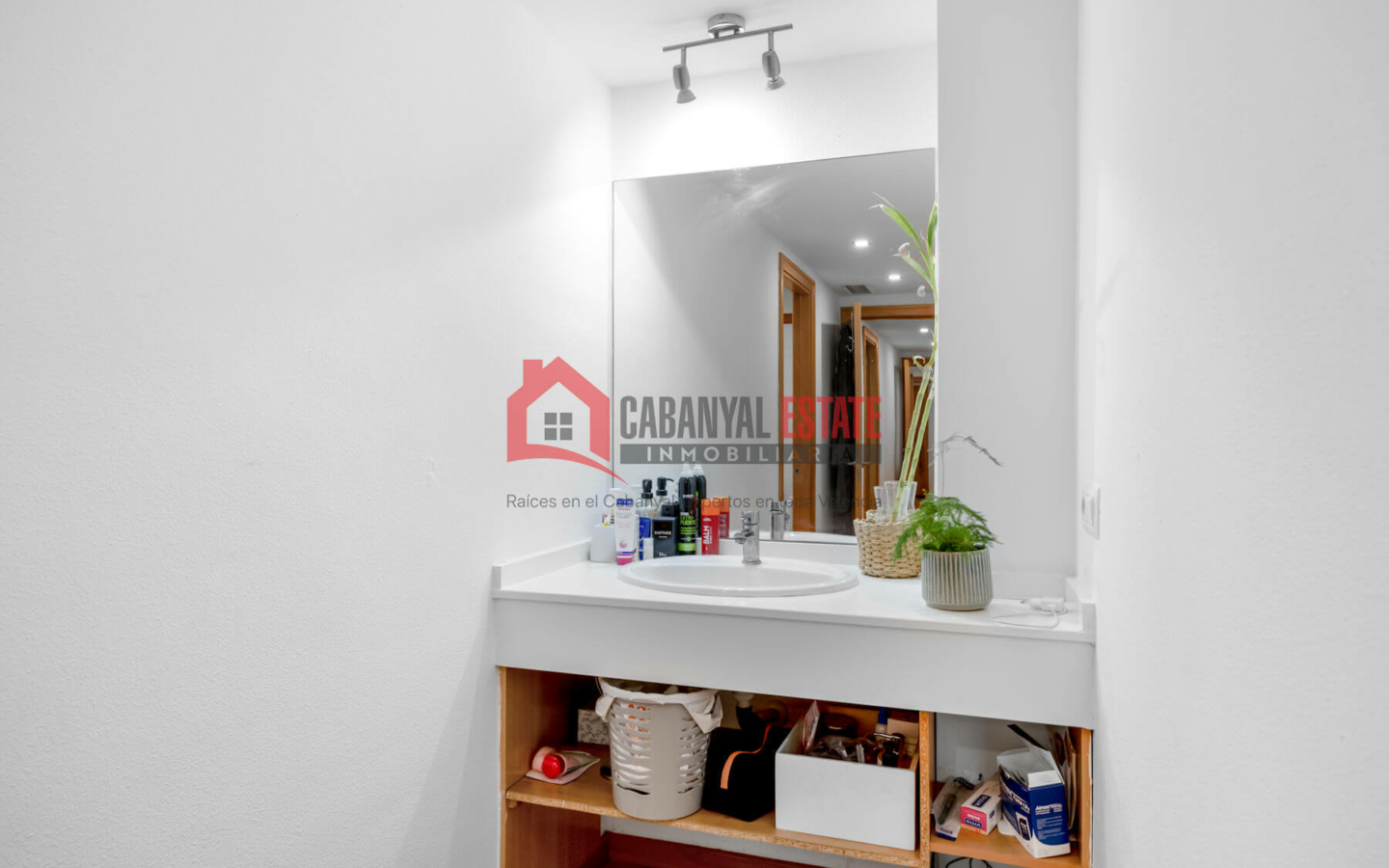 3-bedroom Flat In Ribarroja De Turia (143 M²)