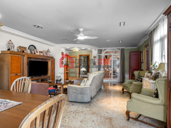 4-bedroom Flat In Port De Sagunt (296 M²)