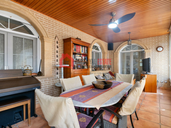 4-bedroom Flat In Port De Sagunt (296 M²)