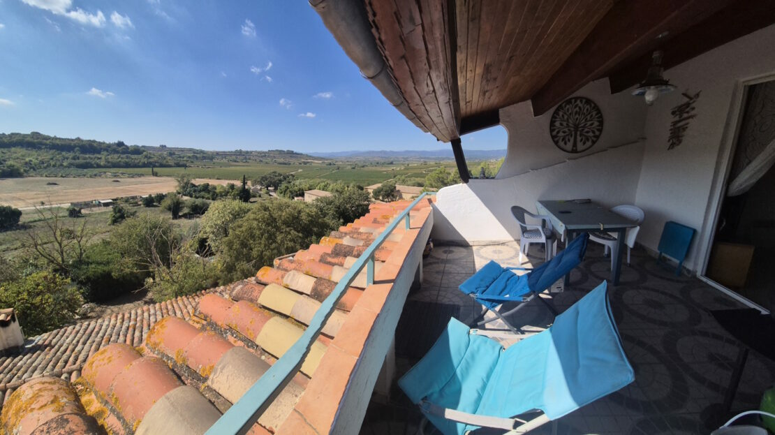3-bedroom Apartment In Puissalicon, France (75 M²)