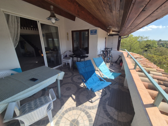 3-bedroom Apartment In Puissalicon, France (75 M²)