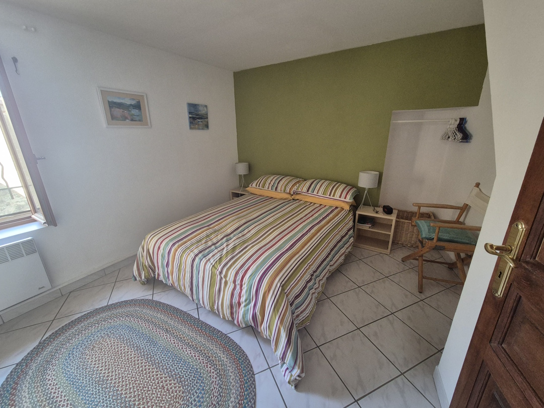 3-bedroom Apartment In Puissalicon, France (75 M²)