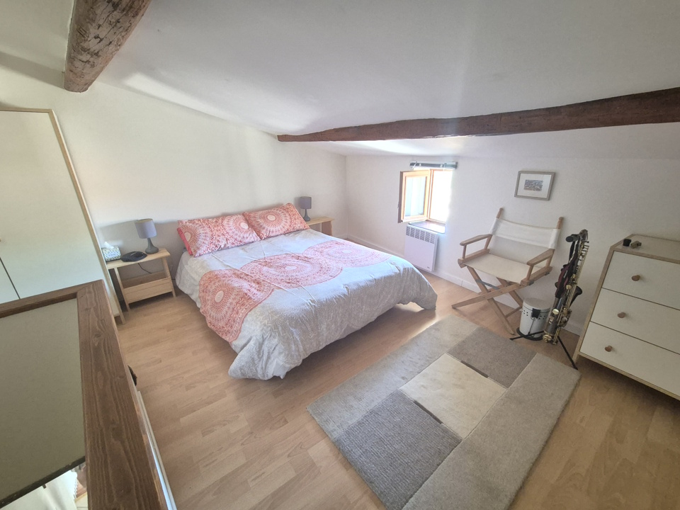 3-bedroom Apartment In Puissalicon, France (75 M²)