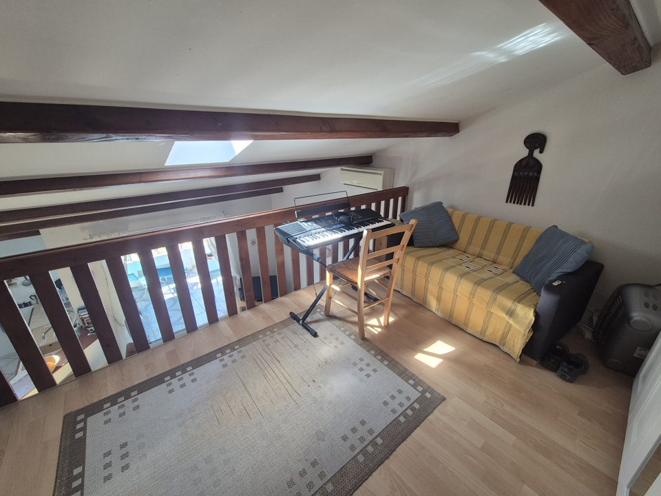 3-bedroom Apartment In Puissalicon, France (75 M²)