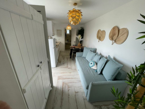 7-bedroom Maisonette In Karistos, Greece (236 M²)