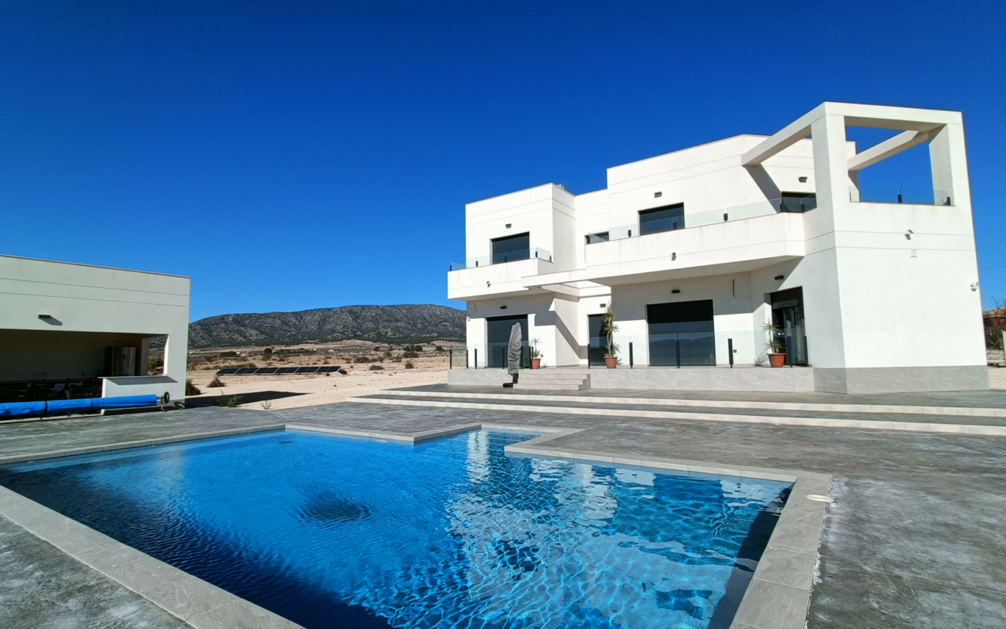 6-bedroom Detached Villa In Pinoso, Spain (180 M²)