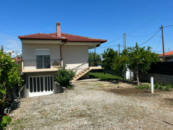 2-bedroom Detached House In Veroia, Greece (180 M²)