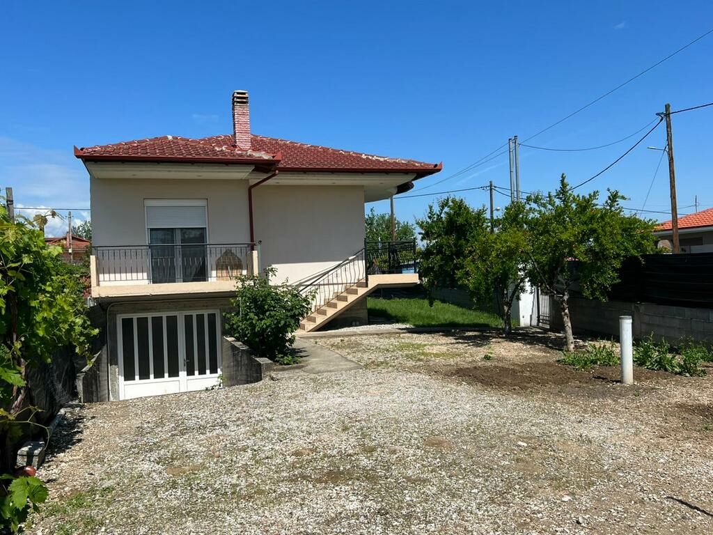 2-bedroom Detached House In Veroia, Greece (180 M²)