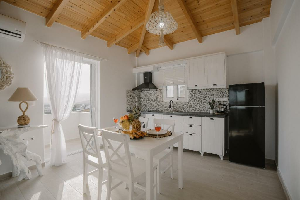 7-bedroom Maisonette In Karistos, Greece (236 M²)