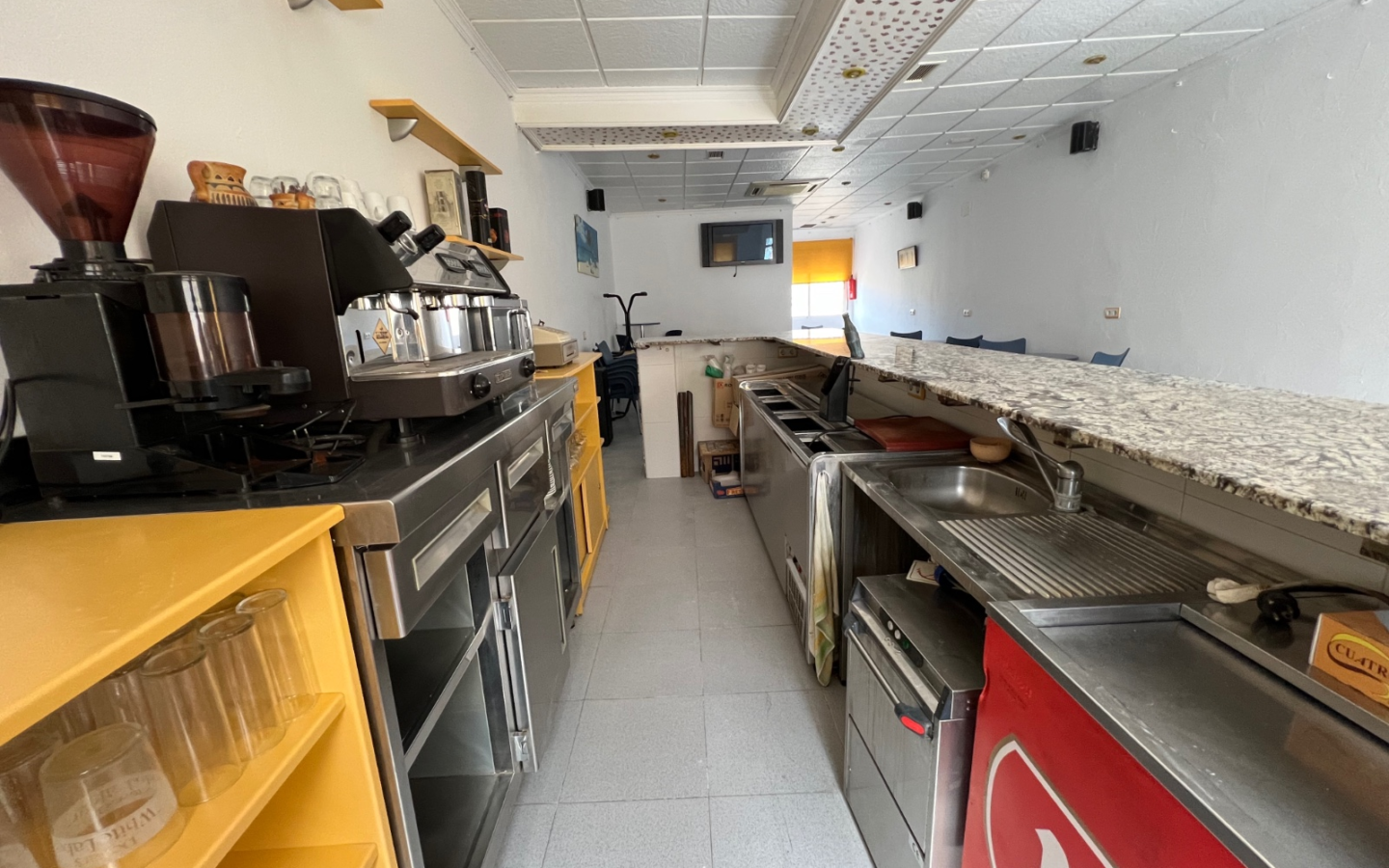 Commercial In Macisvenda, Spain (80 M²)