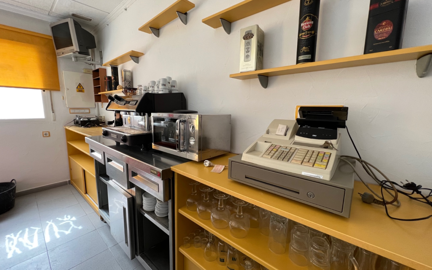 Commercial In Macisvenda, Spain (80 M²)